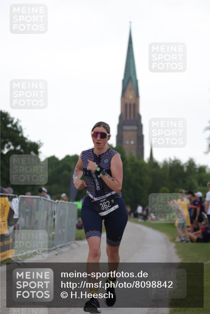 22.06.2025 - Viking Triathlon H.Heesch http://msf.ph/oto/8098842 22.06.2025 16:28:37 Laufen 362 meine-sportfotos.de