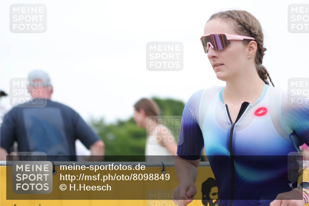 22.06.2025 - Viking Triathlon H.Heesch http://msf.ph/oto/8098849 22.06.2025 15:37:23 Laufen 551 meine-sportfotos.de