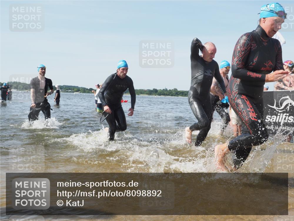 22.06.2025 - Viking Triathlon KatJ http://msf.ph/oto/8098892 22.06.2025 10:32:13 Schwimmen 53, 63, 147, 173, 193, 207, 214, 226, 271, 461, 464, 488 meine-sportfotos.de