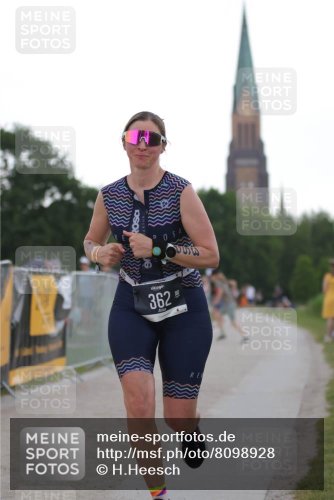 22.06.2025 - Viking Triathlon H.Heesch http://msf.ph/oto/8098928 22.06.2025 16:28:38 Laufen 362 meine-sportfotos.de