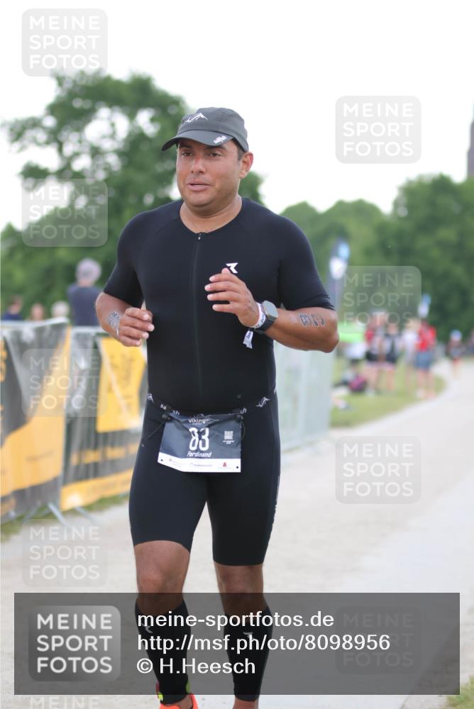 22.06.2025 - Viking Triathlon H.Heesch http://msf.ph/oto/8098956 22.06.2025 16:30:00 Laufen 83 meine-sportfotos.de