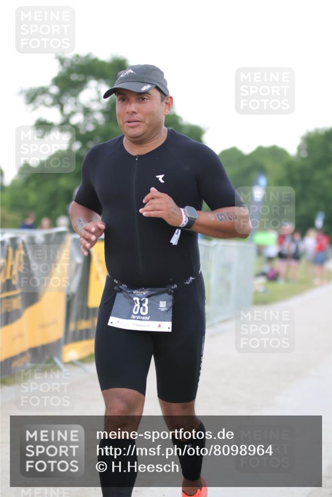 22.06.2025 - Viking Triathlon H.Heesch http://msf.ph/oto/8098964 22.06.2025 16:30:00 Laufen 83 meine-sportfotos.de