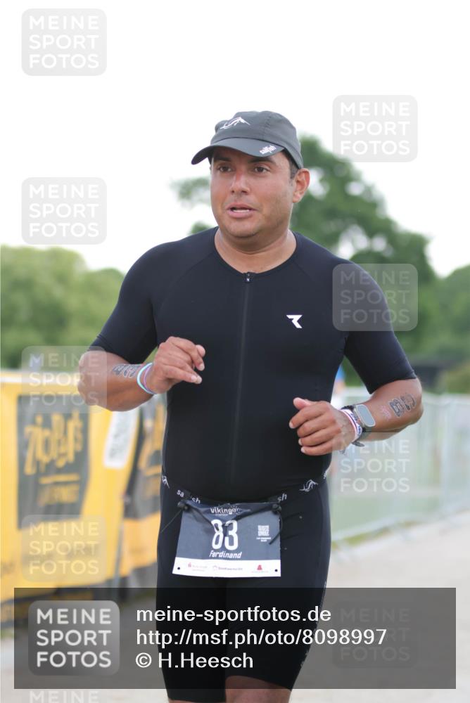 22.06.2025 - Viking Triathlon H.Heesch http://msf.ph/oto/8098997 22.06.2025 16:30:01 Laufen 83 meine-sportfotos.de