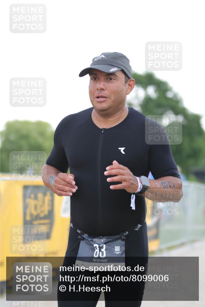 22.06.2025 - Viking Triathlon H.Heesch http://msf.ph/oto/8099006 22.06.2025 16:30:01 Laufen 83 meine-sportfotos.de