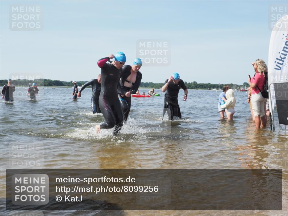22.06.2025 - Viking Triathlon KatJ http://msf.ph/oto/8099256 22.06.2025 10:32:27 Schwimmen 53, 80, 147, 170, 173, 461, 492 meine-sportfotos.de