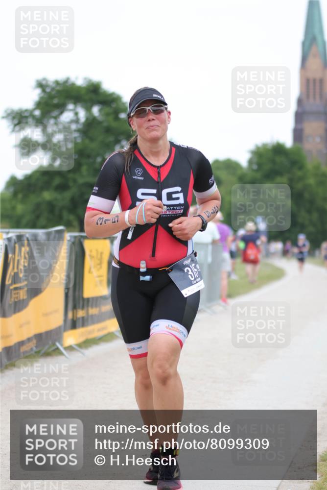 22.06.2025 - Viking Triathlon H.Heesch http://msf.ph/oto/8099309 22.06.2025 15:38:23 Laufen 315 meine-sportfotos.de