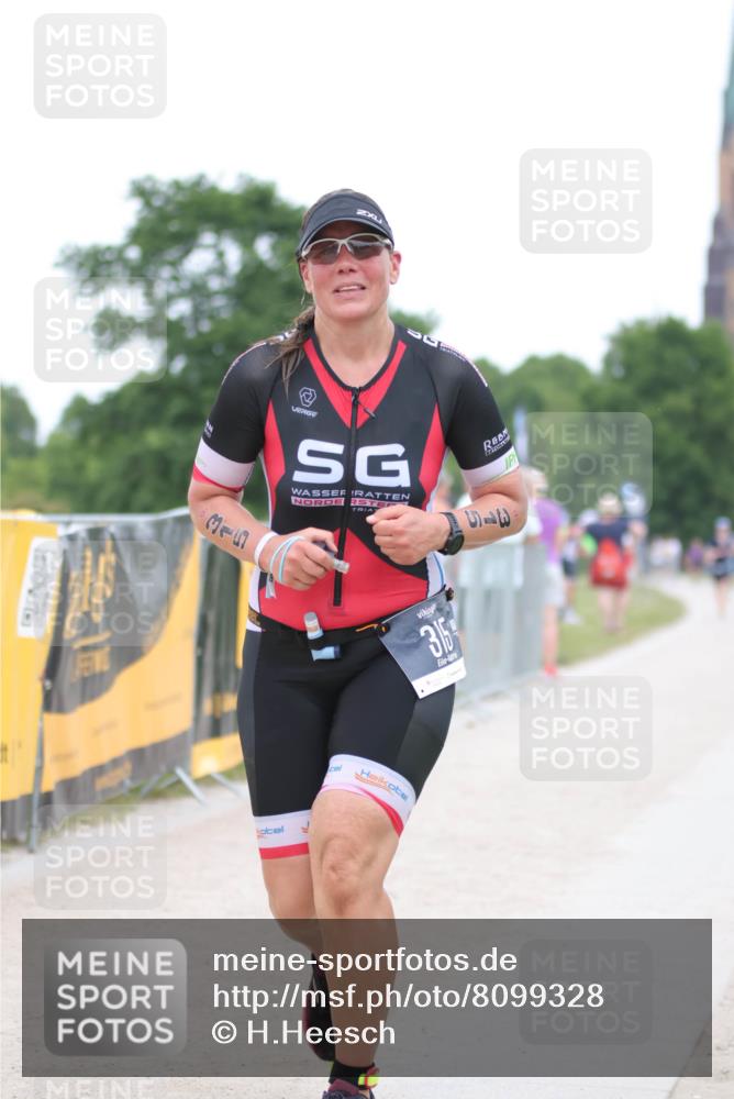 22.06.2025 - Viking Triathlon H.Heesch http://msf.ph/oto/8099328 22.06.2025 15:38:23 Laufen 315 meine-sportfotos.de