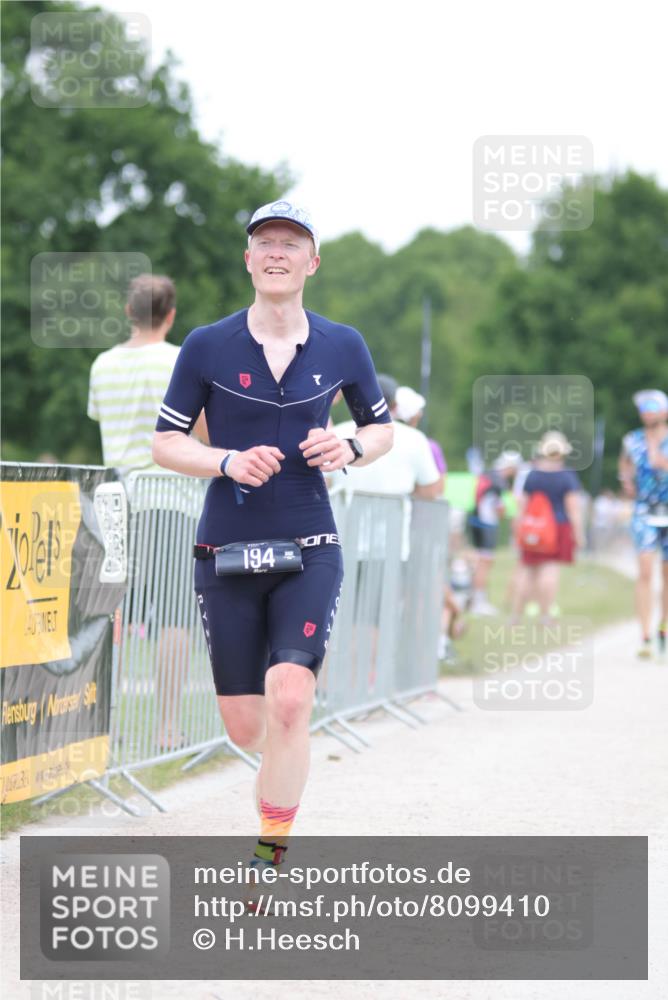 22.06.2025 - Viking Triathlon H.Heesch http://msf.ph/oto/8099410 22.06.2025 15:38:40 Laufen 194 meine-sportfotos.de
