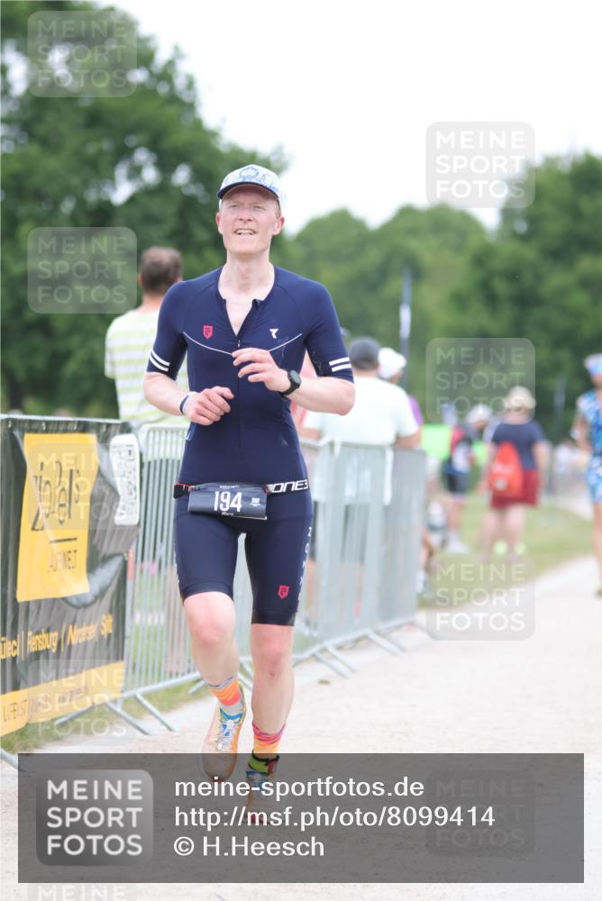 22.06.2025 - Viking Triathlon H.Heesch http://msf.ph/oto/8099414 22.06.2025 15:38:40 Laufen 194 meine-sportfotos.de