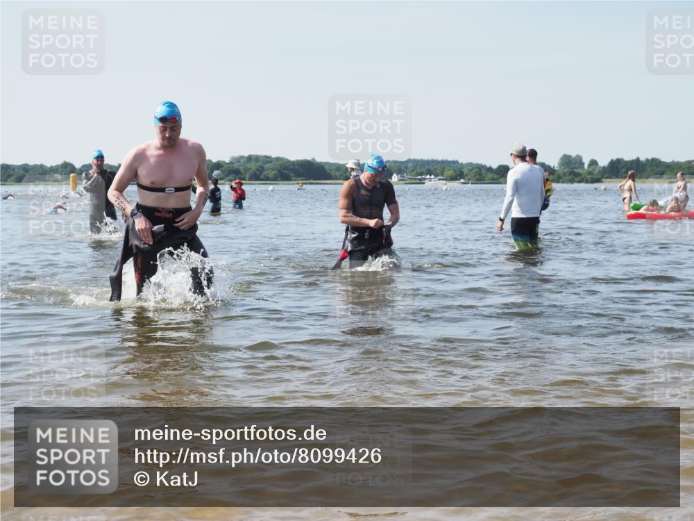 22.06.2025 - Viking Triathlon KatJ http://msf.ph/oto/8099426 22.06.2025 10:32:34 Schwimmen 53, 80, 170, 208, 278, 492 meine-sportfotos.de