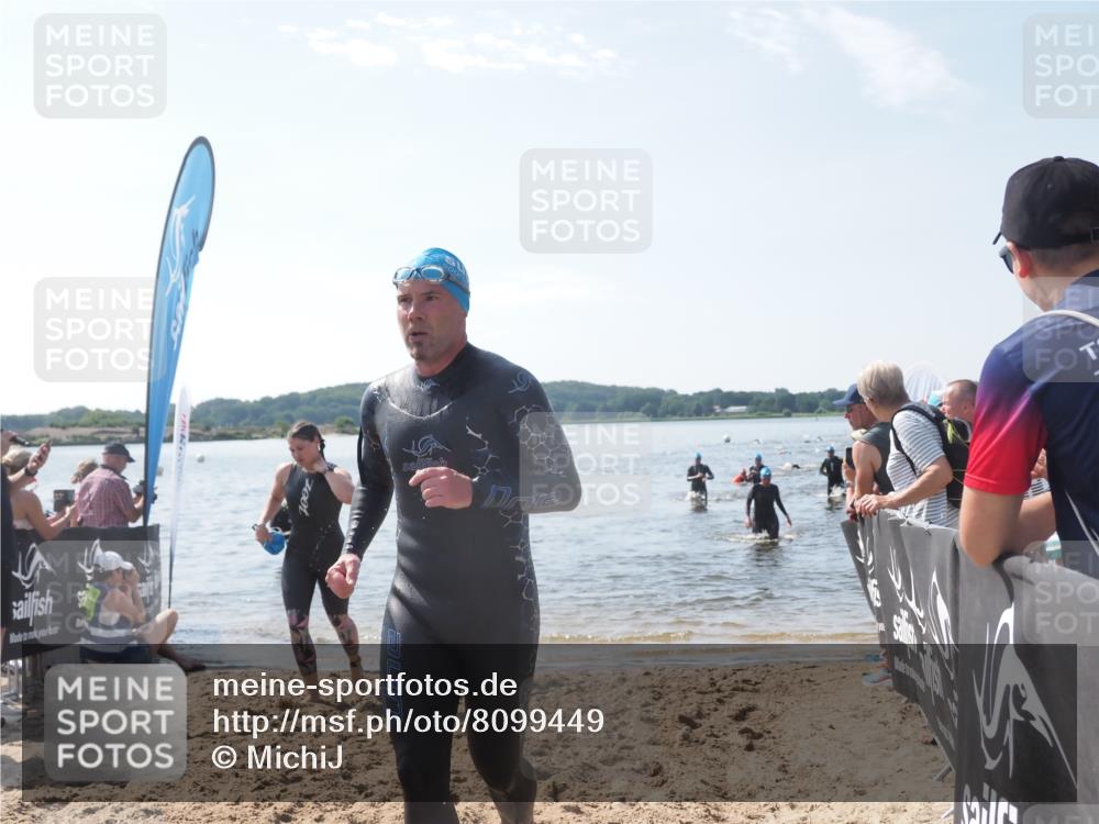 22.06.2025 - Viking Triathlon MichiJ http://msf.ph/oto/8099449 22.06.2025 10:43:53 Schwimmen 41, 249, 362, 442, 531, 627 meine-sportfotos.de