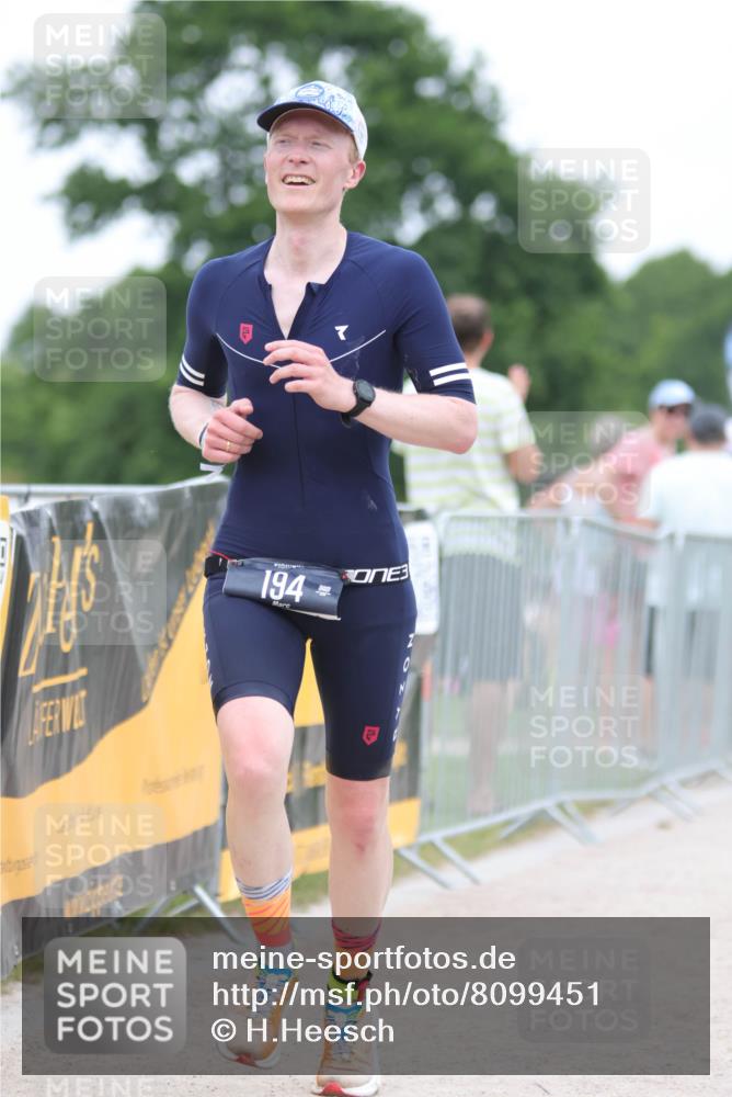 22.06.2025 - Viking Triathlon H.Heesch http://msf.ph/oto/8099451 22.06.2025 15:38:41 Laufen 194 meine-sportfotos.de