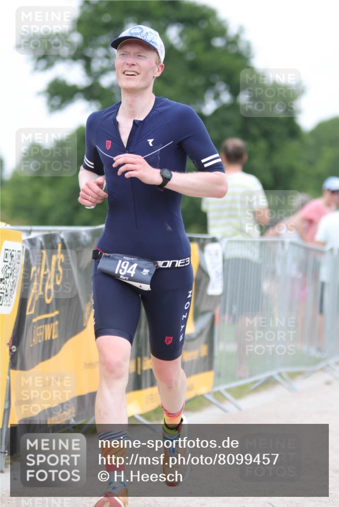 22.06.2025 - Viking Triathlon H.Heesch http://msf.ph/oto/8099457 22.06.2025 15:38:41 Laufen 194 meine-sportfotos.de