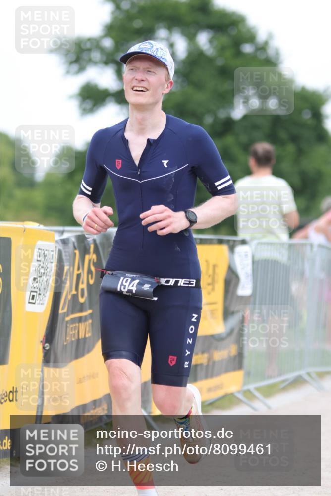 22.06.2025 - Viking Triathlon H.Heesch http://msf.ph/oto/8099461 22.06.2025 15:38:41 Laufen 194 meine-sportfotos.de