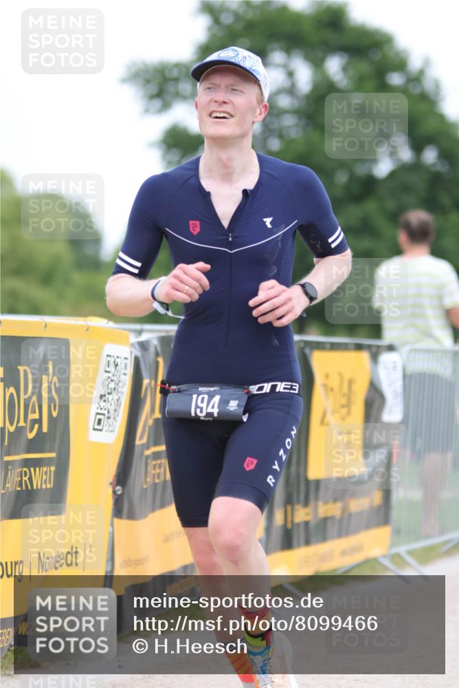22.06.2025 - Viking Triathlon H.Heesch http://msf.ph/oto/8099466 22.06.2025 15:38:41 Laufen 194 meine-sportfotos.de