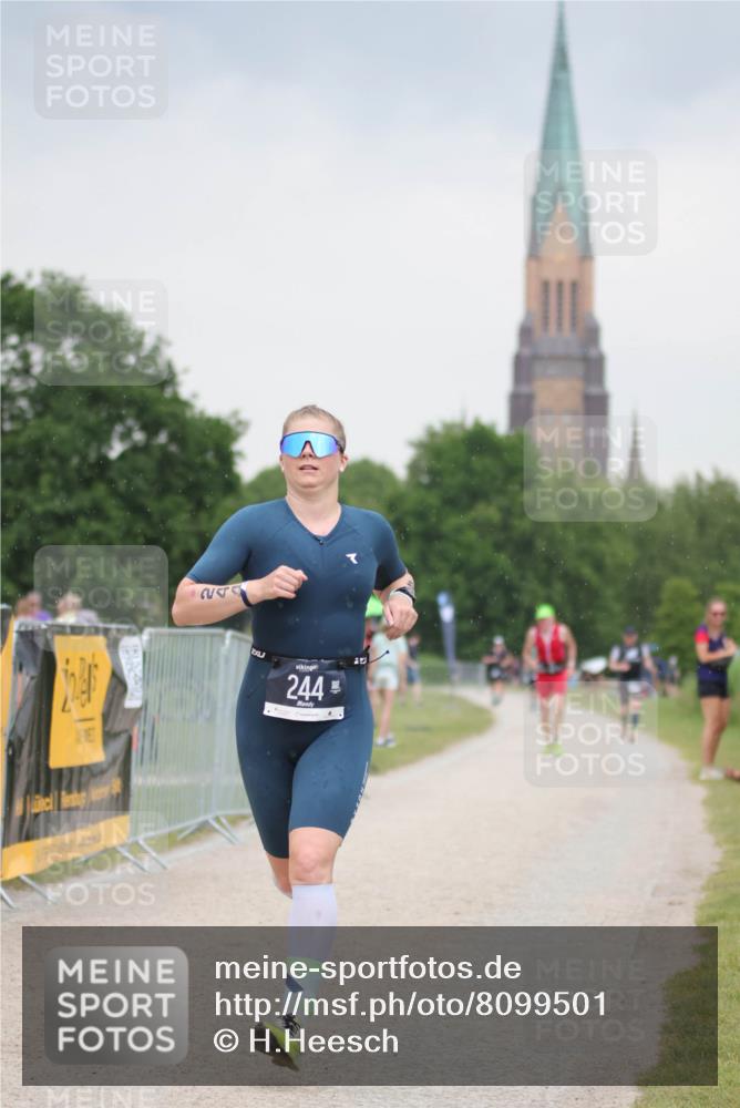 22.06.2025 - Viking Triathlon H.Heesch http://msf.ph/oto/8099501 22.06.2025 16:36:07 Laufen 244 meine-sportfotos.de