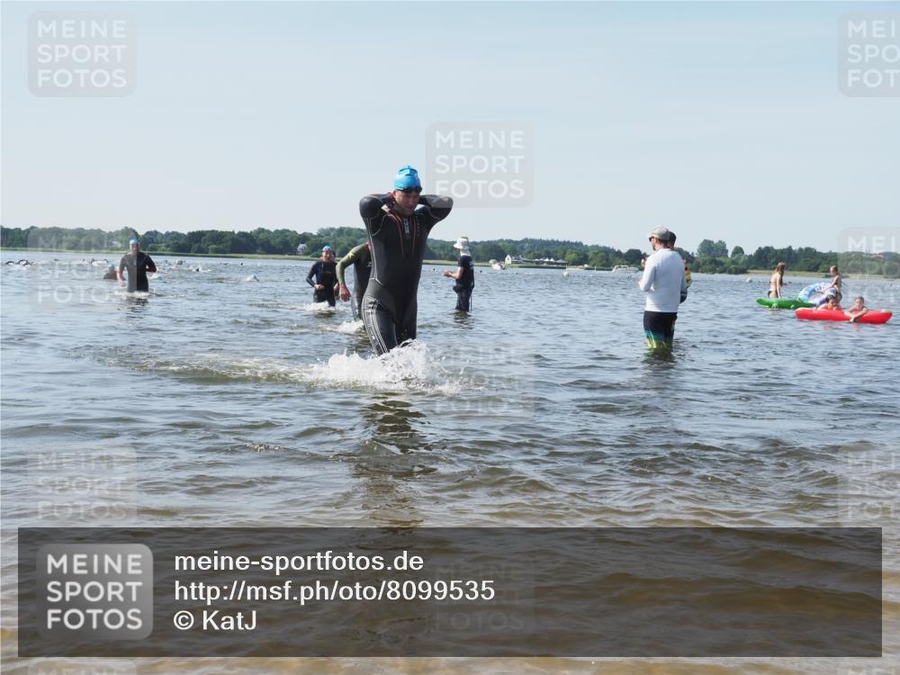22.06.2025 - Viking Triathlon KatJ http://msf.ph/oto/8099535 22.06.2025 10:32:40 Schwimmen 80, 170, 208, 278, 554 meine-sportfotos.de