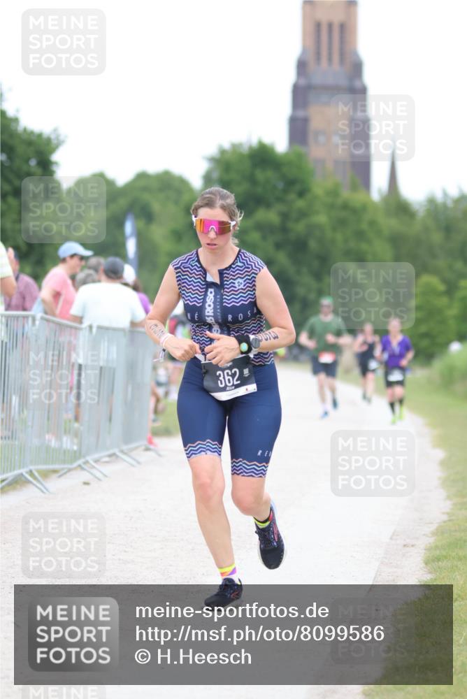 22.06.2025 - Viking Triathlon H.Heesch http://msf.ph/oto/8099586 22.06.2025 15:38:53 Laufen 70, 362 meine-sportfotos.de