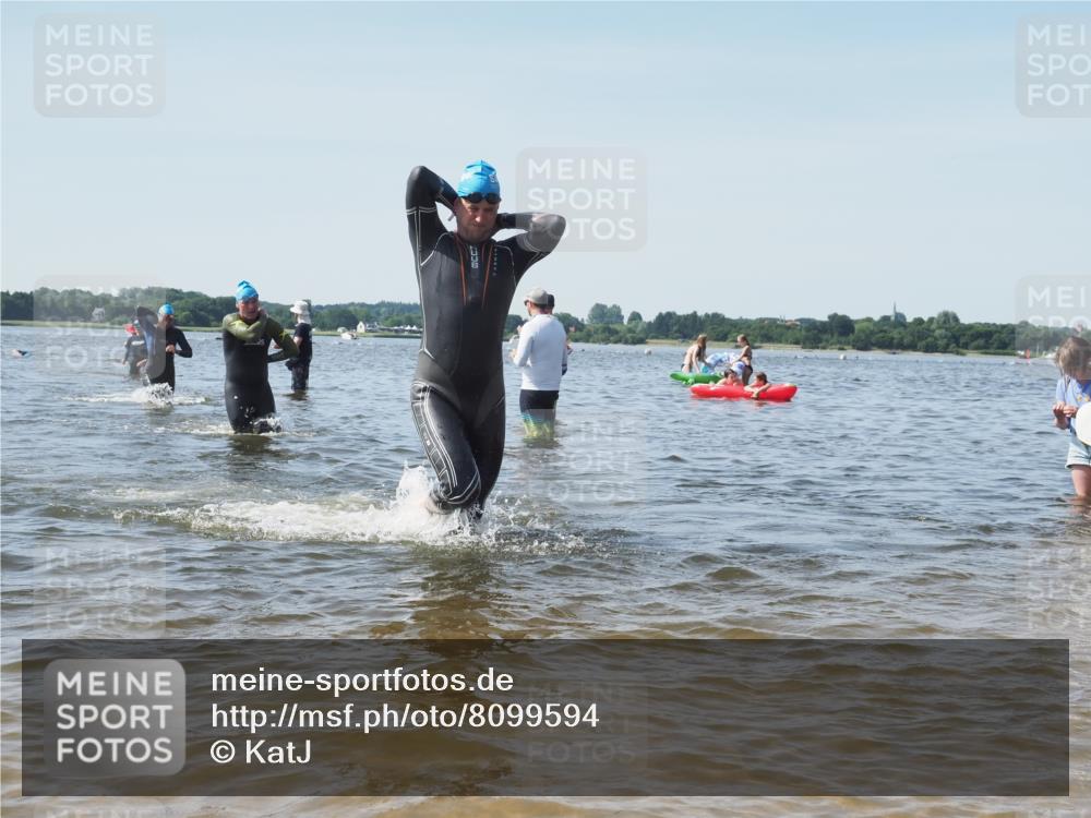 22.06.2025 - Viking Triathlon KatJ http://msf.ph/oto/8099594 22.06.2025 10:32:42 Schwimmen 80, 208, 278, 554 meine-sportfotos.de