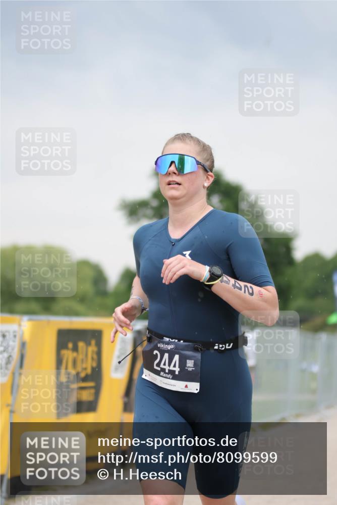 22.06.2025 - Viking Triathlon H.Heesch http://msf.ph/oto/8099599 22.06.2025 16:36:08 Laufen 244 meine-sportfotos.de