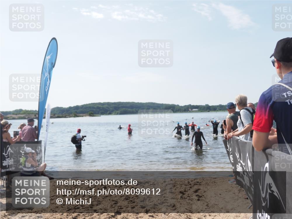 22.06.2025 - Viking Triathlon MichiJ http://msf.ph/oto/8099612 22.06.2025 10:43:56 Schwimmen 41, 249, 362, 442, 627, 637 meine-sportfotos.de