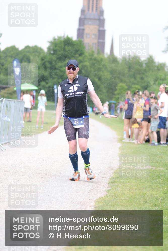 22.06.2025 - Viking Triathlon H.Heesch http://msf.ph/oto/8099690 22.06.2025 16:36:23 Laufen 48, 160 meine-sportfotos.de