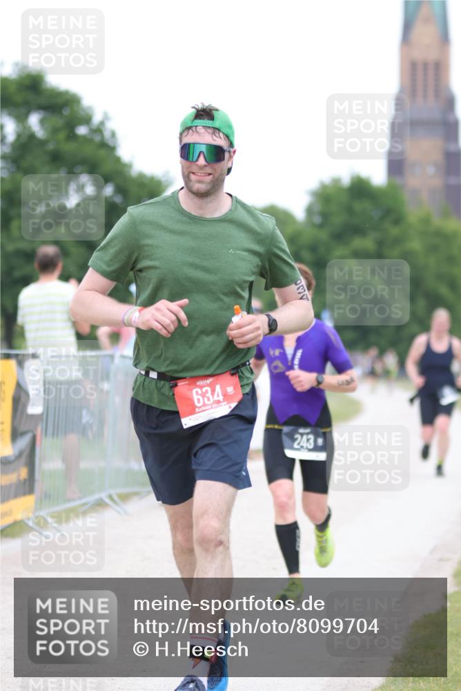 22.06.2025 - Viking Triathlon H.Heesch http://msf.ph/oto/8099704 22.06.2025 15:39:05 Laufen 243, 475, 634 meine-sportfotos.de