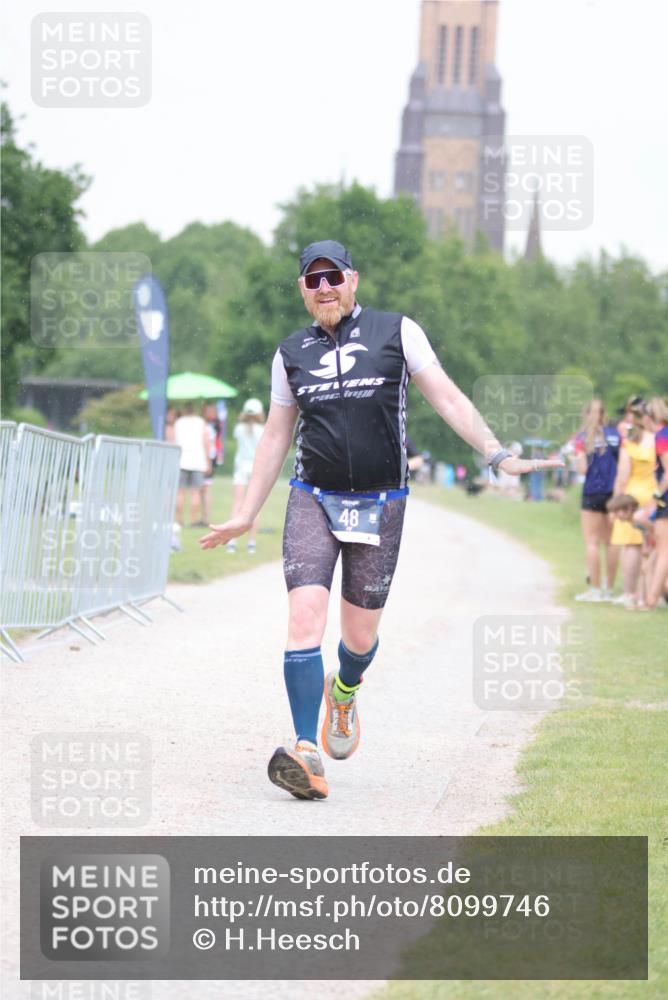 22.06.2025 - Viking Triathlon H.Heesch http://msf.ph/oto/8099746 22.06.2025 16:36:24 Laufen 48, 160 meine-sportfotos.de