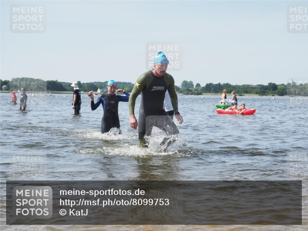 22.06.2025 - Viking Triathlon KatJ http://msf.ph/oto/8099753 22.06.2025 10:32:46 Schwimmen 80, 208, 278, 554 meine-sportfotos.de