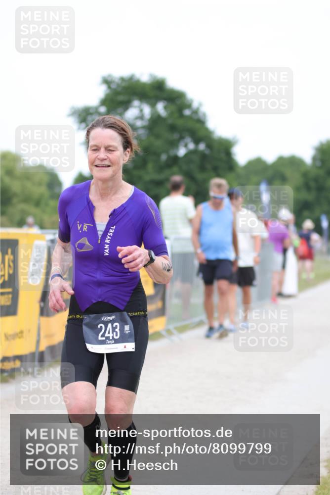 22.06.2025 - Viking Triathlon H.Heesch http://msf.ph/oto/8099799 22.06.2025 15:39:07 Laufen 243, 475, 634 meine-sportfotos.de
