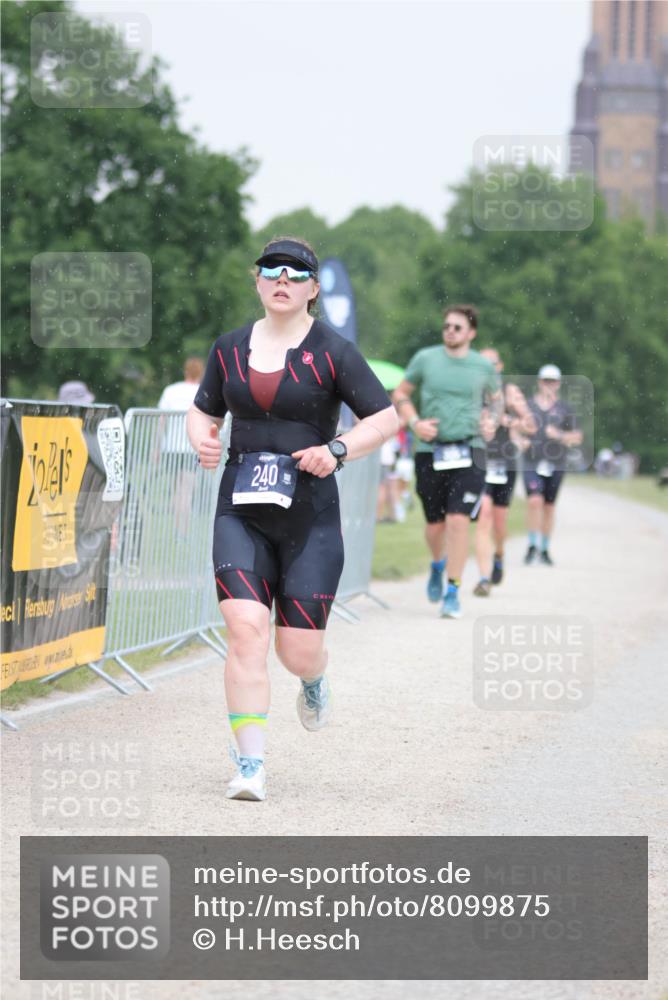 22.06.2025 - Viking Triathlon H.Heesch http://msf.ph/oto/8099875 22.06.2025 16:36:33 Laufen 240, 267 meine-sportfotos.de