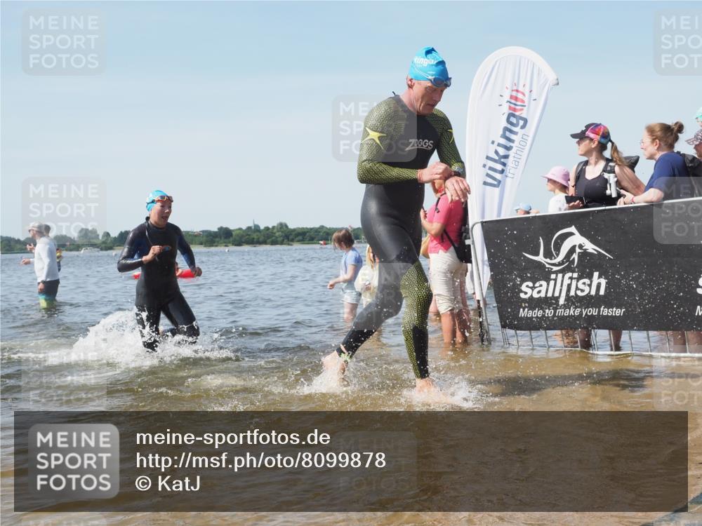22.06.2025 - Viking Triathlon KatJ http://msf.ph/oto/8099878 22.06.2025 10:32:48 Schwimmen 208, 278, 287, 554 meine-sportfotos.de