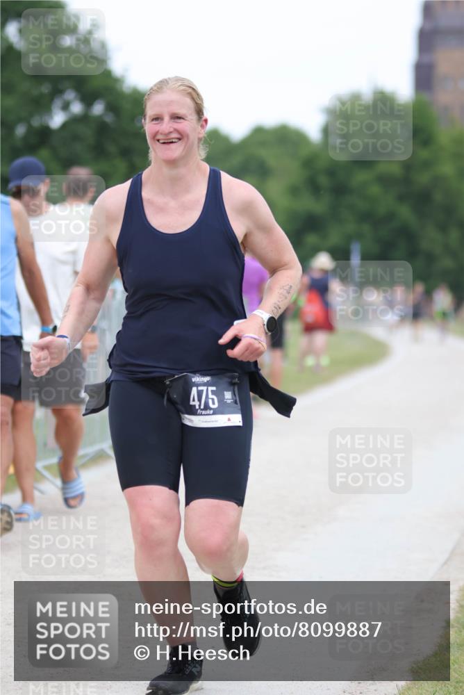 22.06.2025 - Viking Triathlon H.Heesch http://msf.ph/oto/8099887 22.06.2025 15:39:11 Laufen 243, 475 meine-sportfotos.de