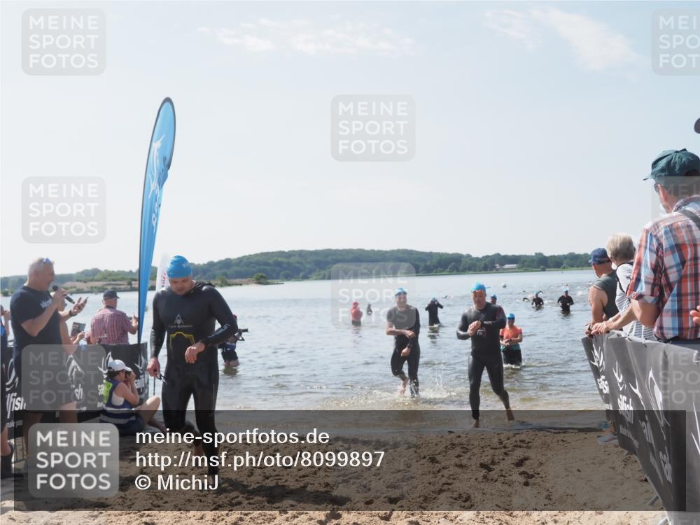 22.06.2025 - Viking Triathlon MichiJ http://msf.ph/oto/8099897 22.06.2025 10:44:24 Schwimmen 103, 130, 205, 219, 439, 467 meine-sportfotos.de