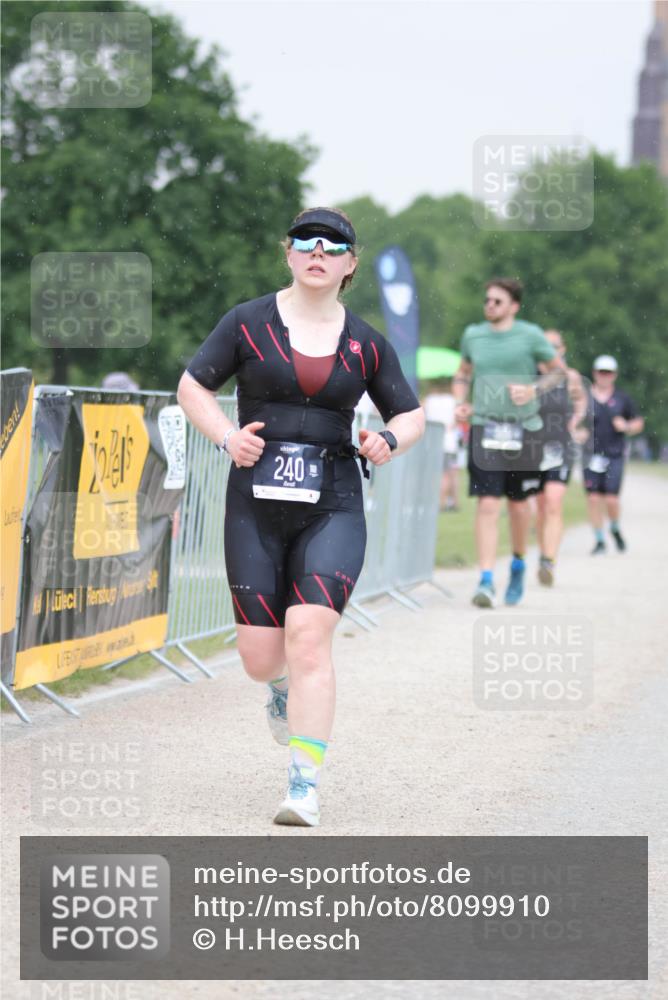22.06.2025 - Viking Triathlon H.Heesch http://msf.ph/oto/8099910 22.06.2025 16:36:34 Laufen 240, 267, 305 meine-sportfotos.de