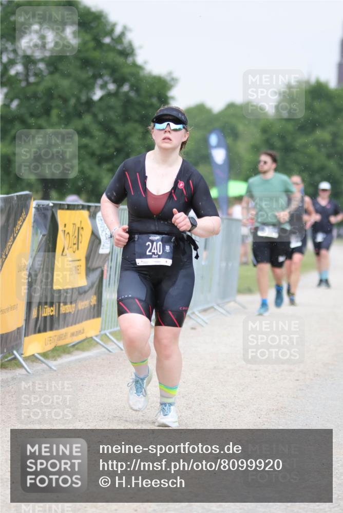 22.06.2025 - Viking Triathlon H.Heesch http://msf.ph/oto/8099920 22.06.2025 16:36:34 Laufen 240, 267, 305 meine-sportfotos.de