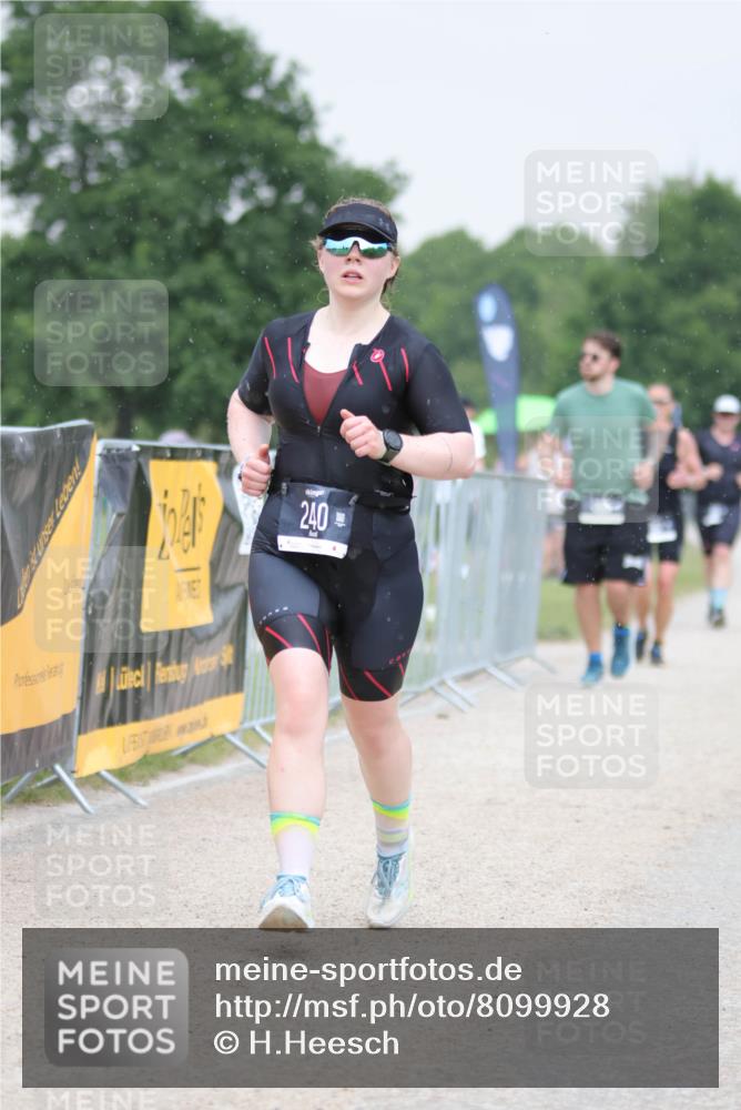 22.06.2025 - Viking Triathlon H.Heesch http://msf.ph/oto/8099928 22.06.2025 16:36:34 Laufen 240, 267, 305 meine-sportfotos.de