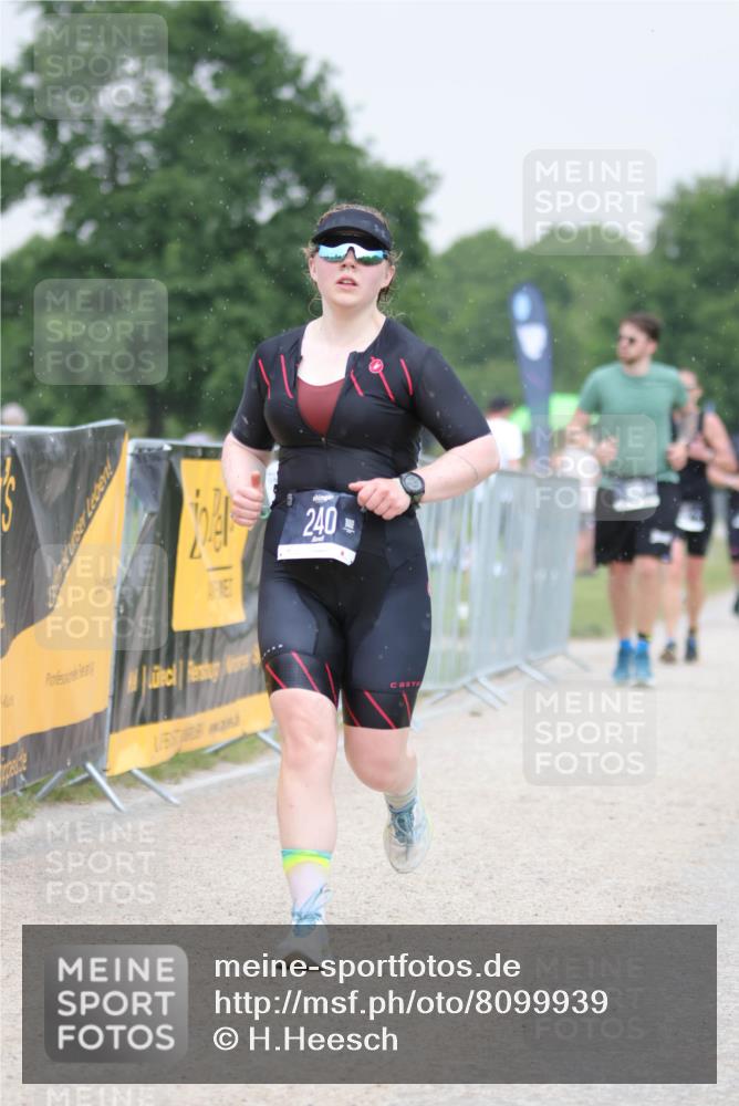 22.06.2025 - Viking Triathlon H.Heesch http://msf.ph/oto/8099939 22.06.2025 16:36:34 Laufen 240, 267, 305 meine-sportfotos.de