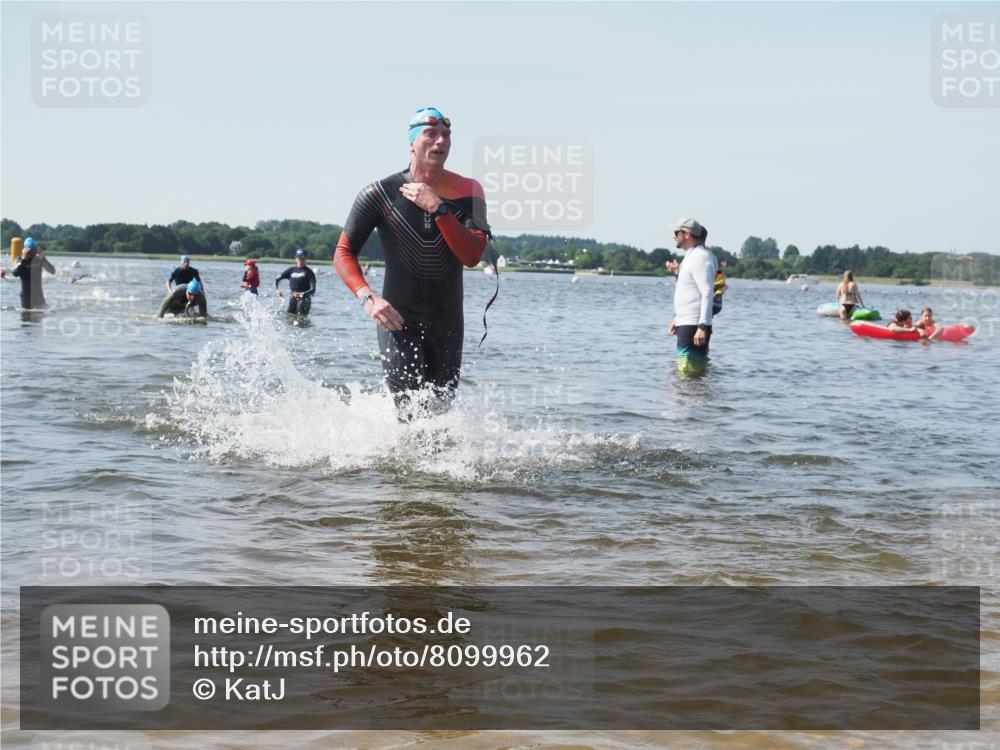 22.06.2025 - Viking Triathlon KatJ http://msf.ph/oto/8099962 22.06.2025 10:32:51 Schwimmen 113, 208, 278, 287, 554 meine-sportfotos.de