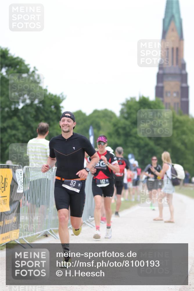 22.06.2025 - Viking Triathlon H.Heesch http://msf.ph/oto/8100193 22.06.2025 15:41:29 Laufen 93, 142 meine-sportfotos.de