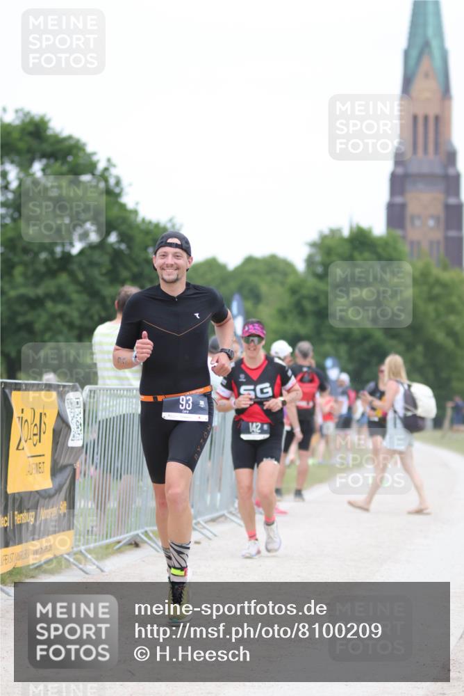 22.06.2025 - Viking Triathlon H.Heesch http://msf.ph/oto/8100209 22.06.2025 15:41:29 Laufen 93, 142 meine-sportfotos.de