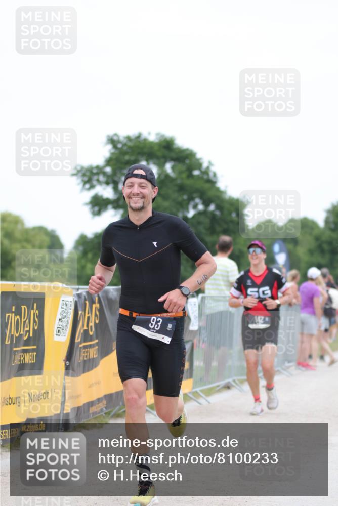 22.06.2025 - Viking Triathlon H.Heesch http://msf.ph/oto/8100233 22.06.2025 15:41:30 Laufen 93, 142 meine-sportfotos.de