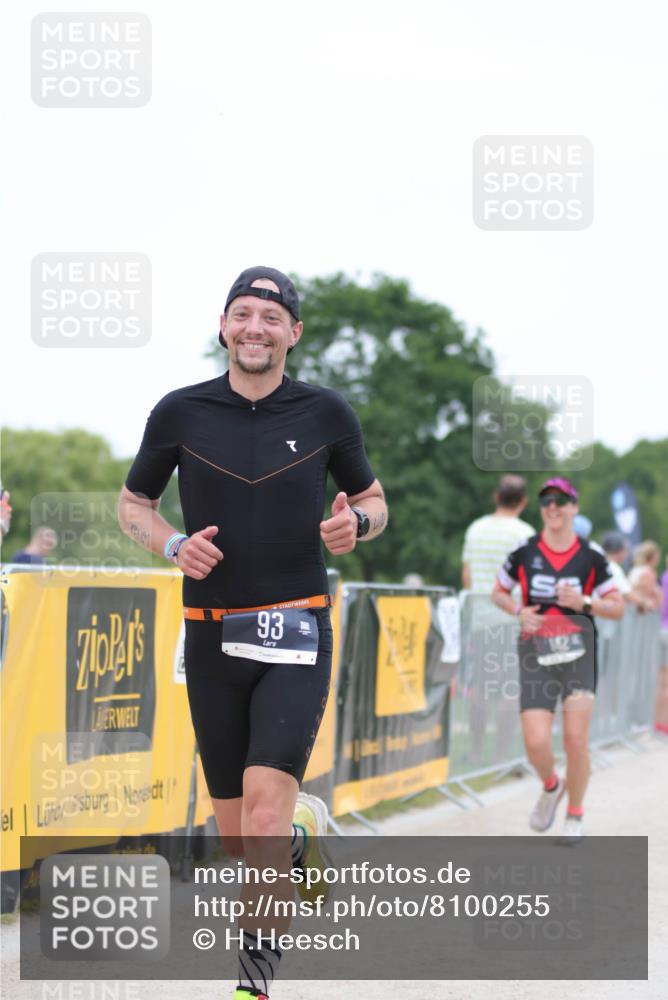 22.06.2025 - Viking Triathlon H.Heesch http://msf.ph/oto/8100255 22.06.2025 15:41:31 Laufen 93, 142 meine-sportfotos.de