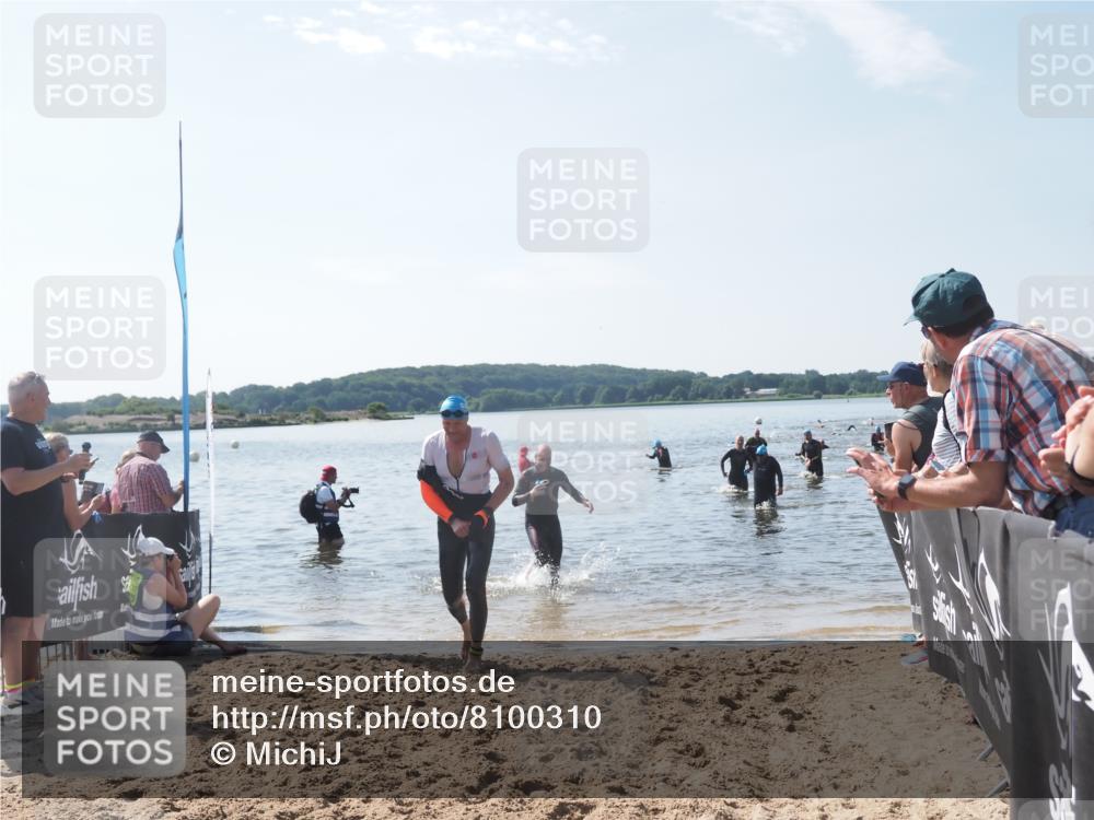 22.06.2025 - Viking Triathlon MichiJ http://msf.ph/oto/8100310 22.06.2025 10:44:39 Schwimmen 18, 205, 219, 440, 446 meine-sportfotos.de