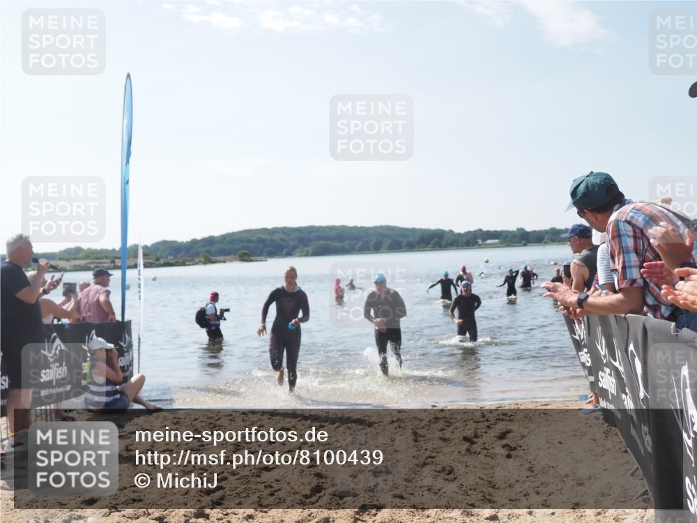 22.06.2025 - Viking Triathlon MichiJ http://msf.ph/oto/8100439 22.06.2025 10:44:49 Schwimmen 18, 168, 440, 446, 638, 653 meine-sportfotos.de