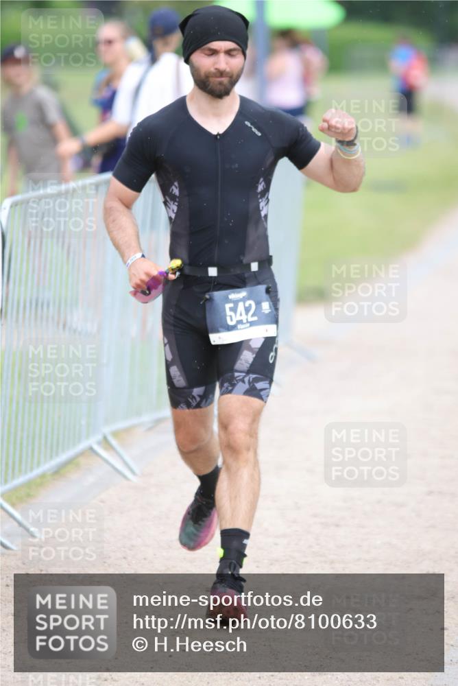 22.06.2025 - Viking Triathlon H.Heesch http://msf.ph/oto/8100633 22.06.2025 16:40:50 Laufen 542 meine-sportfotos.de