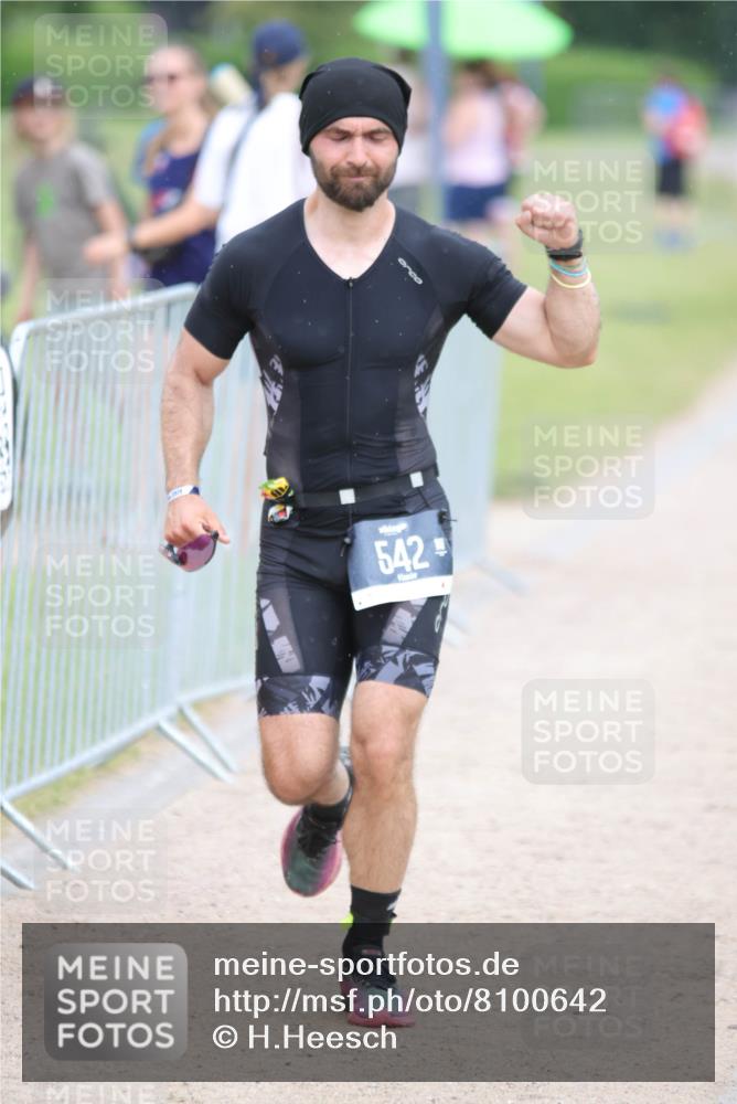 22.06.2025 - Viking Triathlon H.Heesch http://msf.ph/oto/8100642 22.06.2025 16:40:50 Laufen 542 meine-sportfotos.de