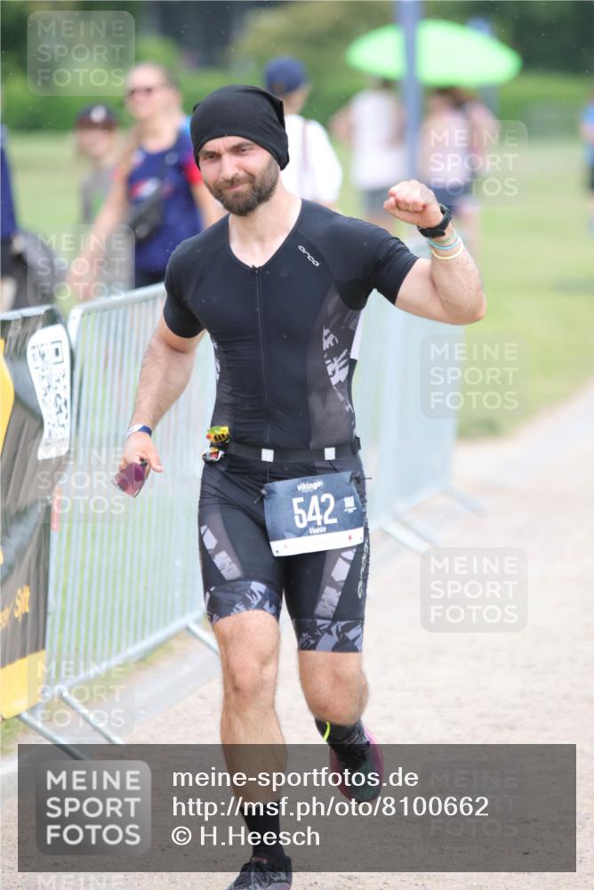22.06.2025 - Viking Triathlon H.Heesch http://msf.ph/oto/8100662 22.06.2025 16:40:51 Laufen 542 meine-sportfotos.de
