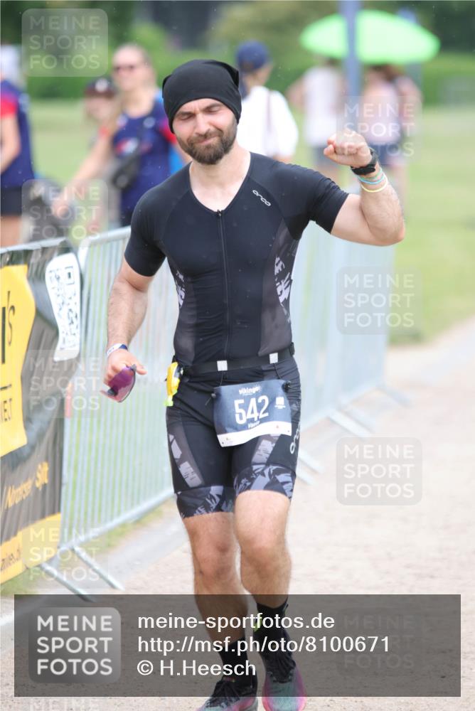 22.06.2025 - Viking Triathlon H.Heesch http://msf.ph/oto/8100671 22.06.2025 16:40:51 Laufen 542 meine-sportfotos.de