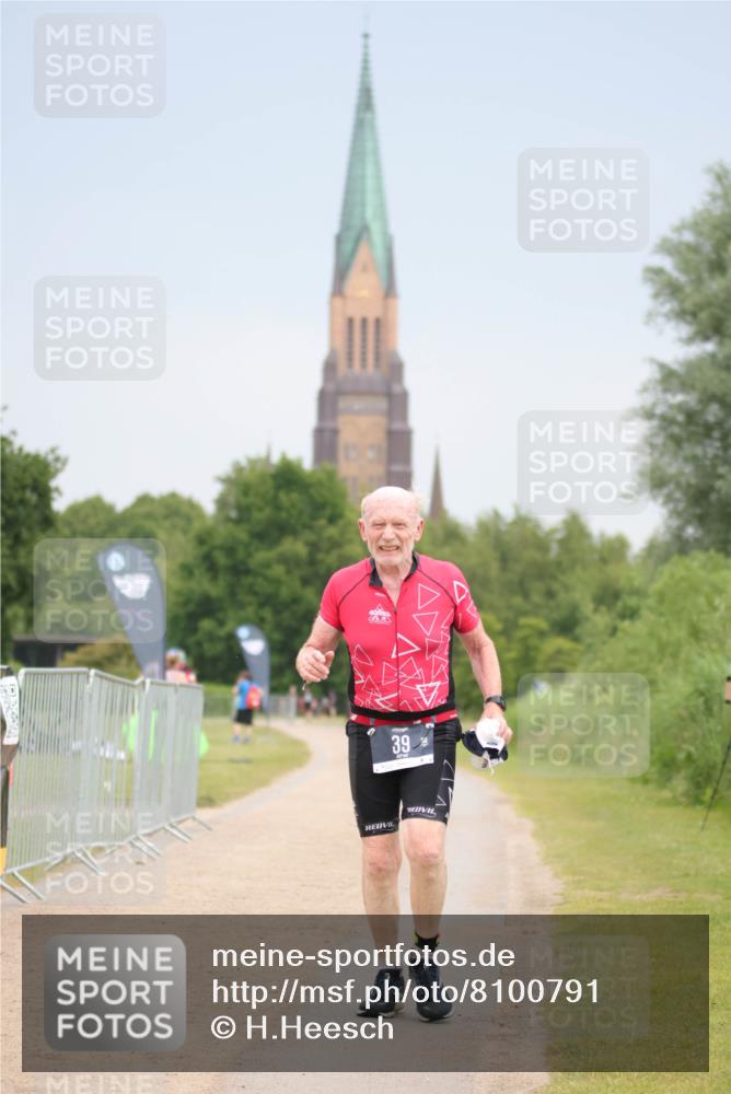 22.06.2025 - Viking Triathlon H.Heesch http://msf.ph/oto/8100791 22.06.2025 16:42:48 Laufen 39 meine-sportfotos.de